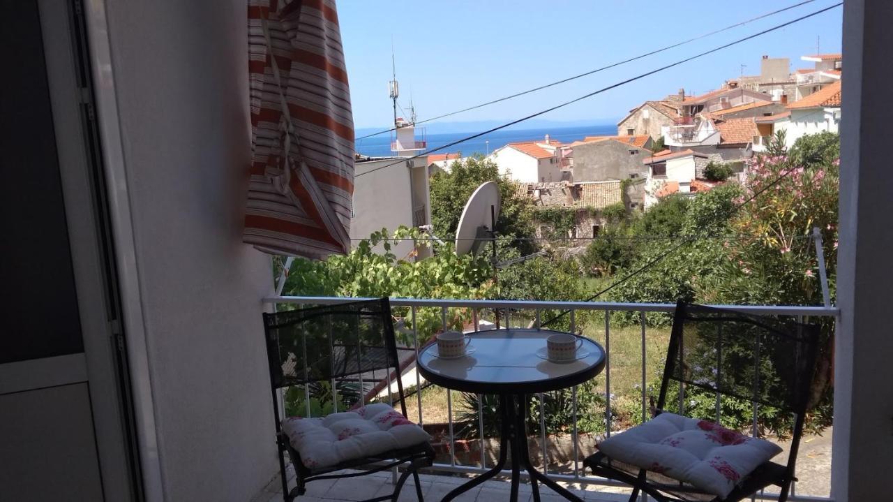 Apartment For 6 In Makarska Centar Luaran gambar