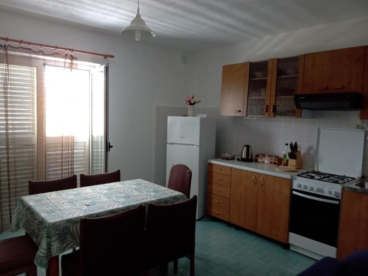 Apartment For 6 In Makarska Centar Luaran gambar