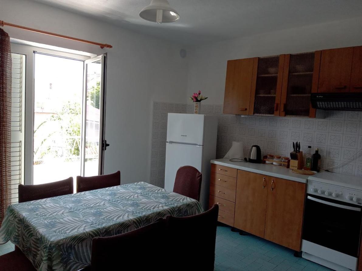 Apartment For 6 In Makarska Centar Luaran gambar