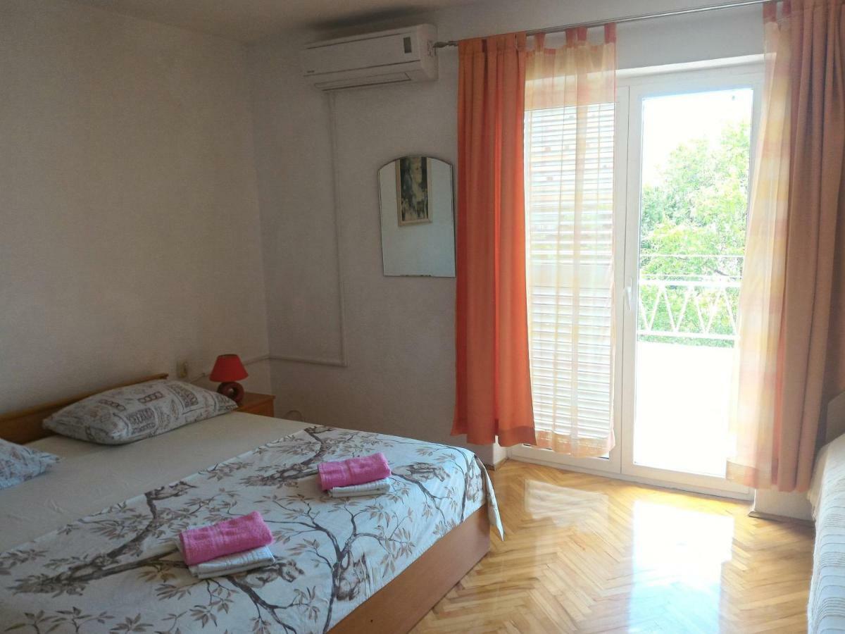 Apartment For 6 In Makarska Centar Luaran gambar