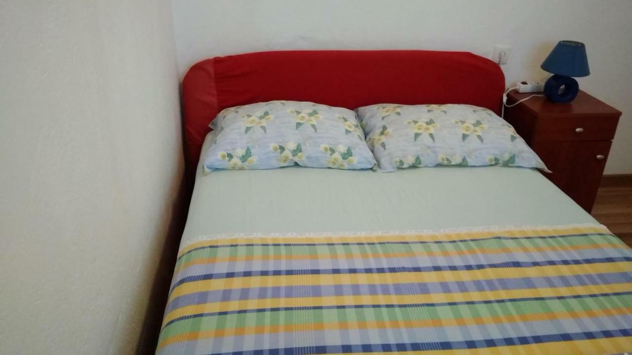 Apartment For 6 In Makarska Centar Luaran gambar