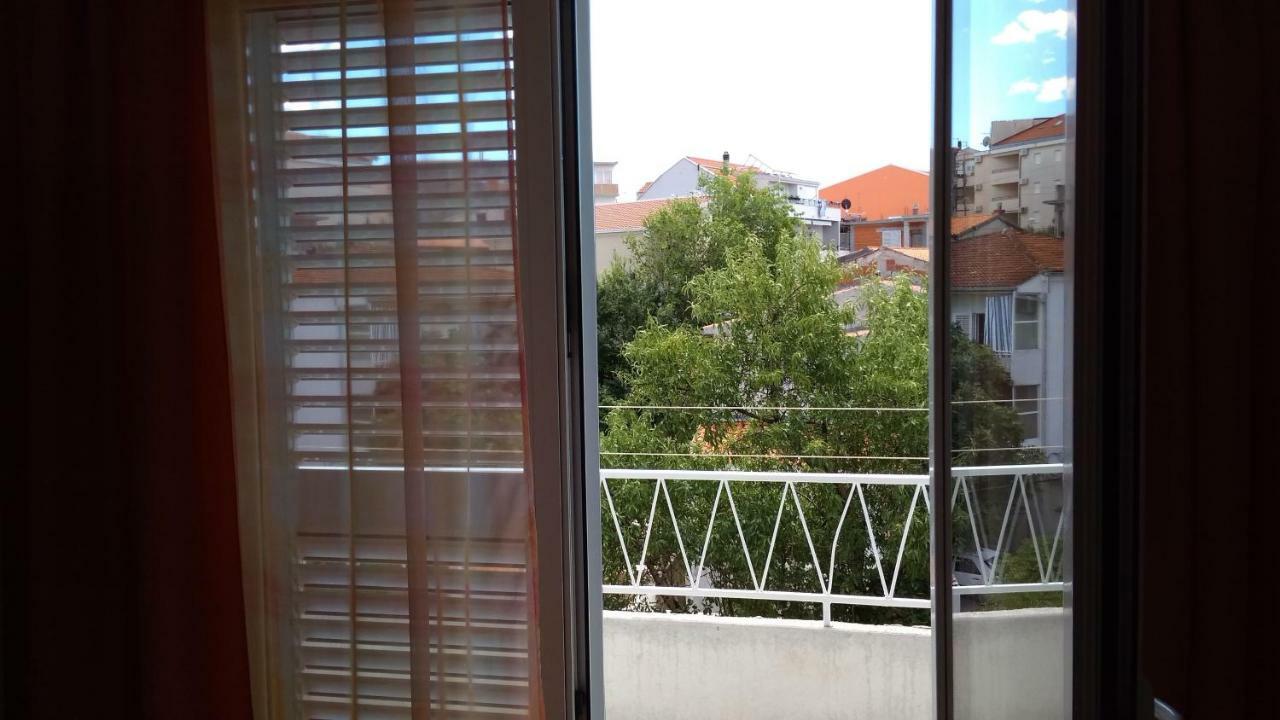 Apartment For 6 In Makarska Centar Luaran gambar